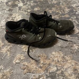 On Running Women’s Olive and Black Sneakers. Work condition. Size women 5